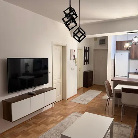 Lägenhet D Apartment-cozy Near To Busstation&citycenter *